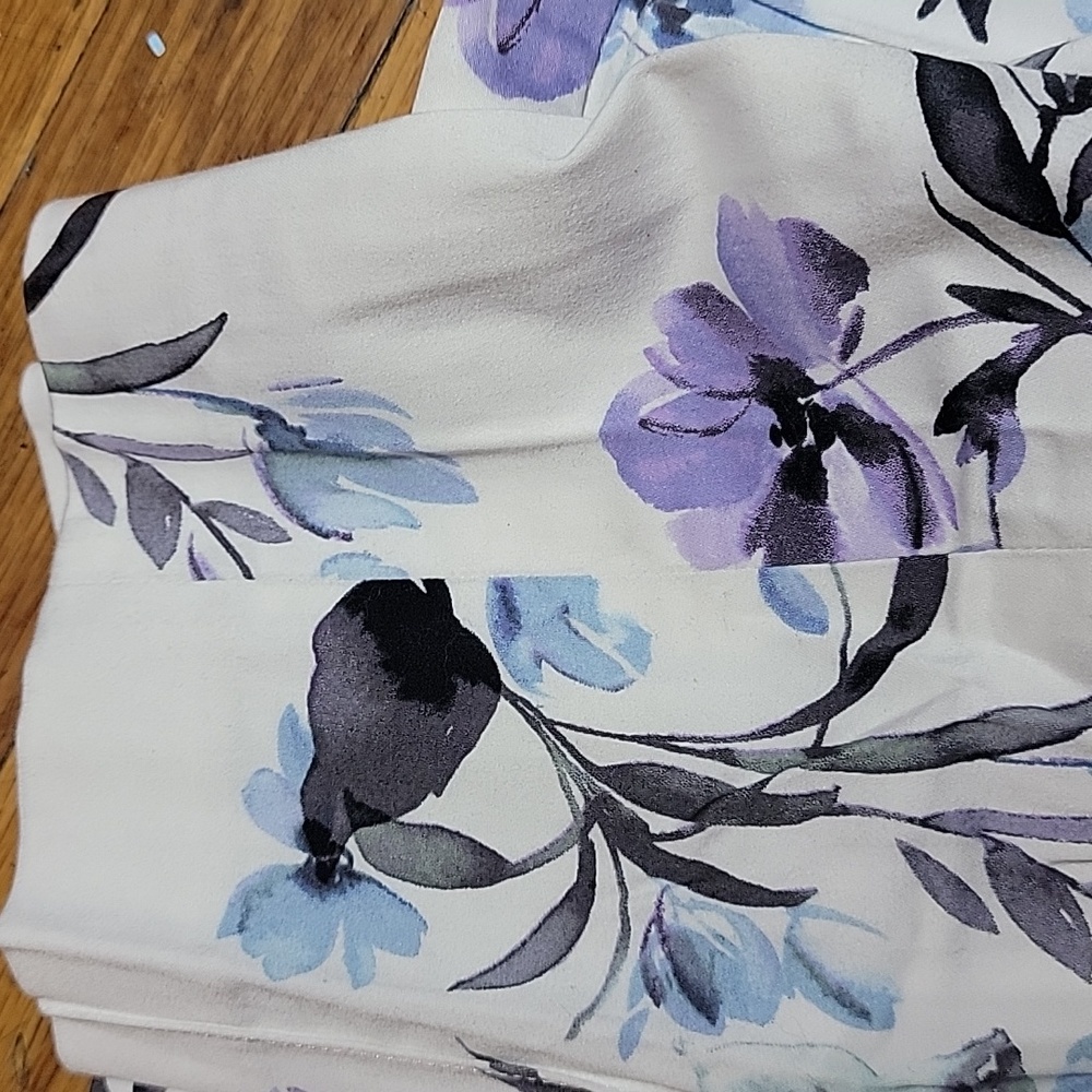 Calvin klein long pants 🌼🪻💐 floral color size 6 99 cotton 2% spandex - Picture 16 of 16